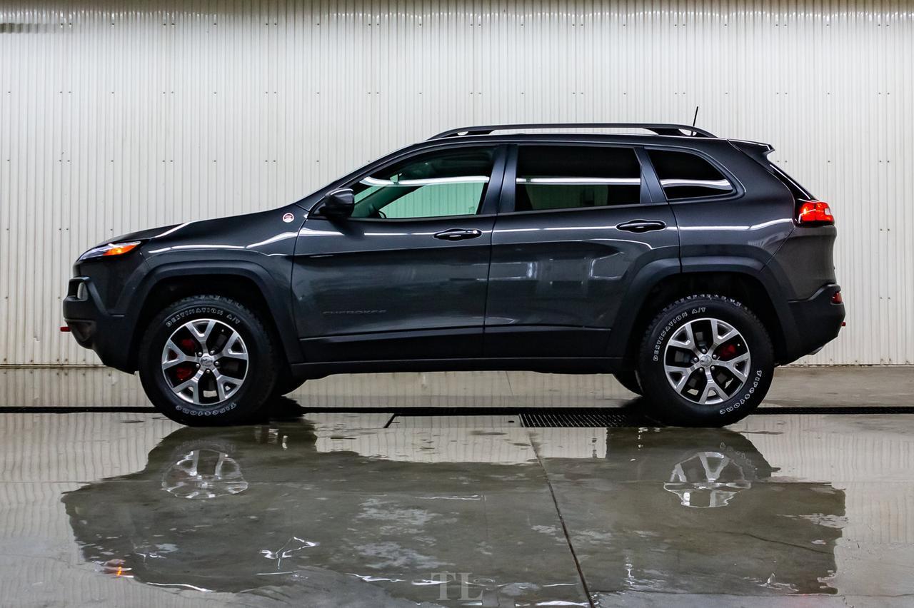 2016 Jeep Cherokee 4x4 Trailhawk Leather Roof Nav BCam Red Deer AB