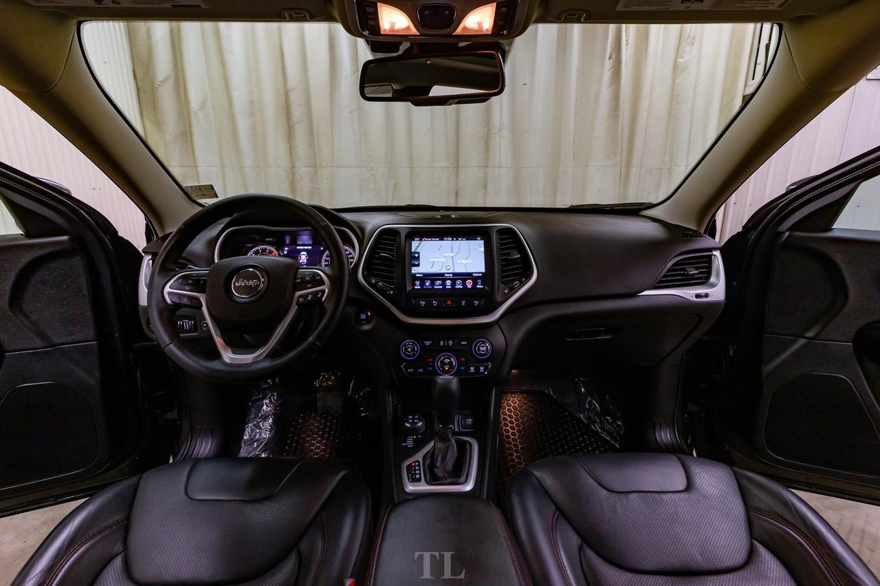 2016 Jeep Cherokee 4x4 Trailhawk Leather Roof Nav BCam Red Deer AB