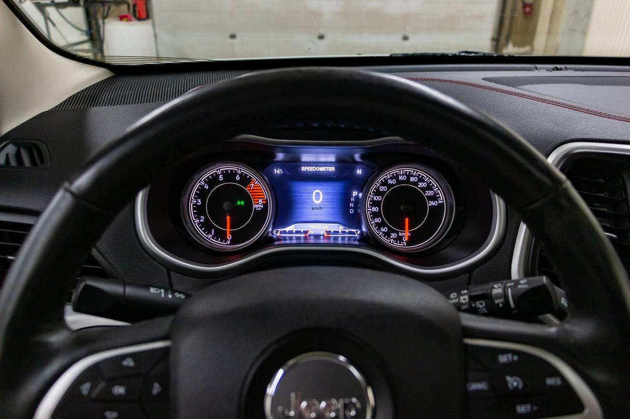 2016 Jeep Cherokee 4x4 Trailhawk Leather Roof Nav Red Deer AB