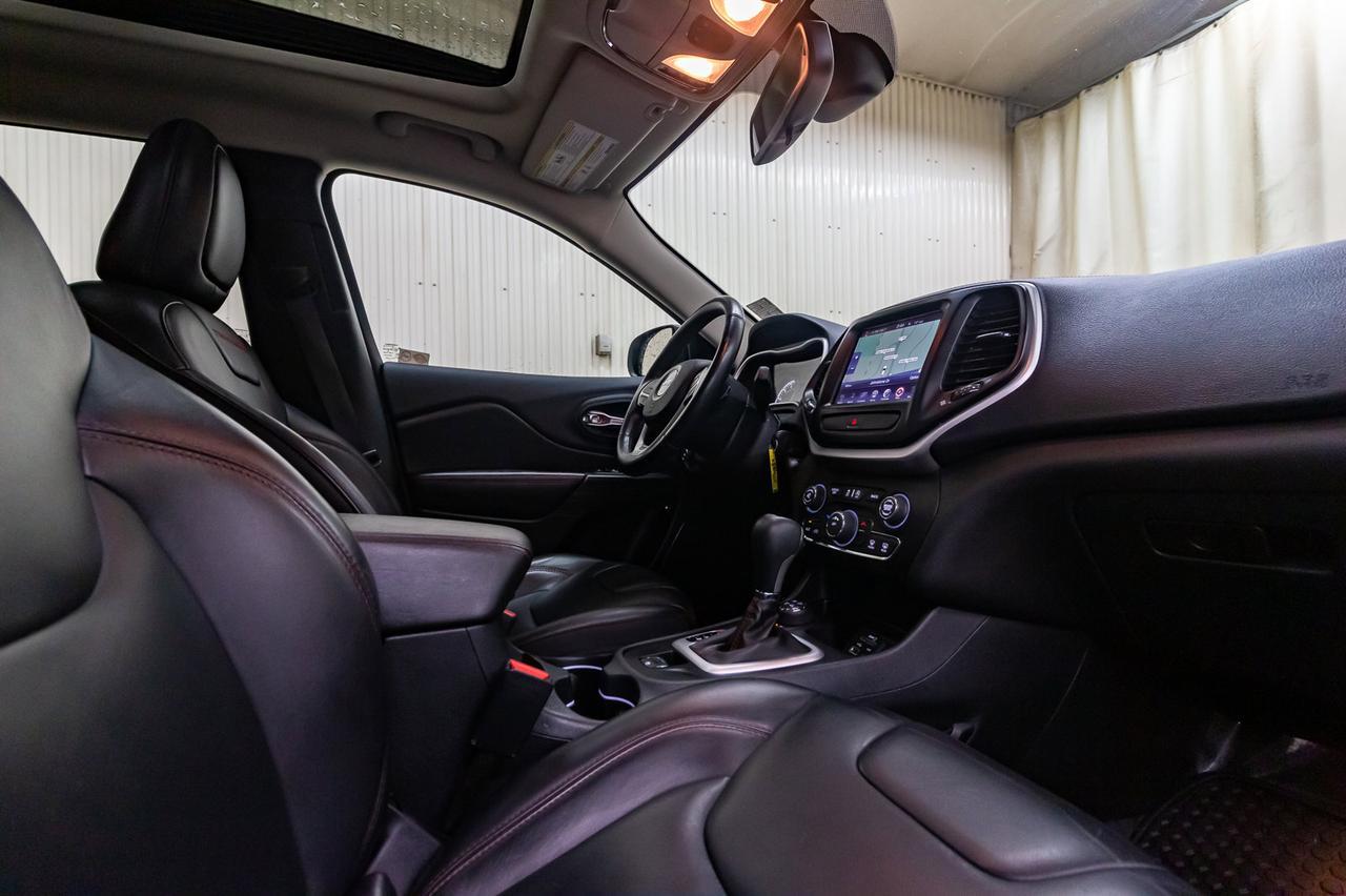 2016 Jeep Cherokee 4x4 Trailhawk Leather Roof Nav Red Deer AB