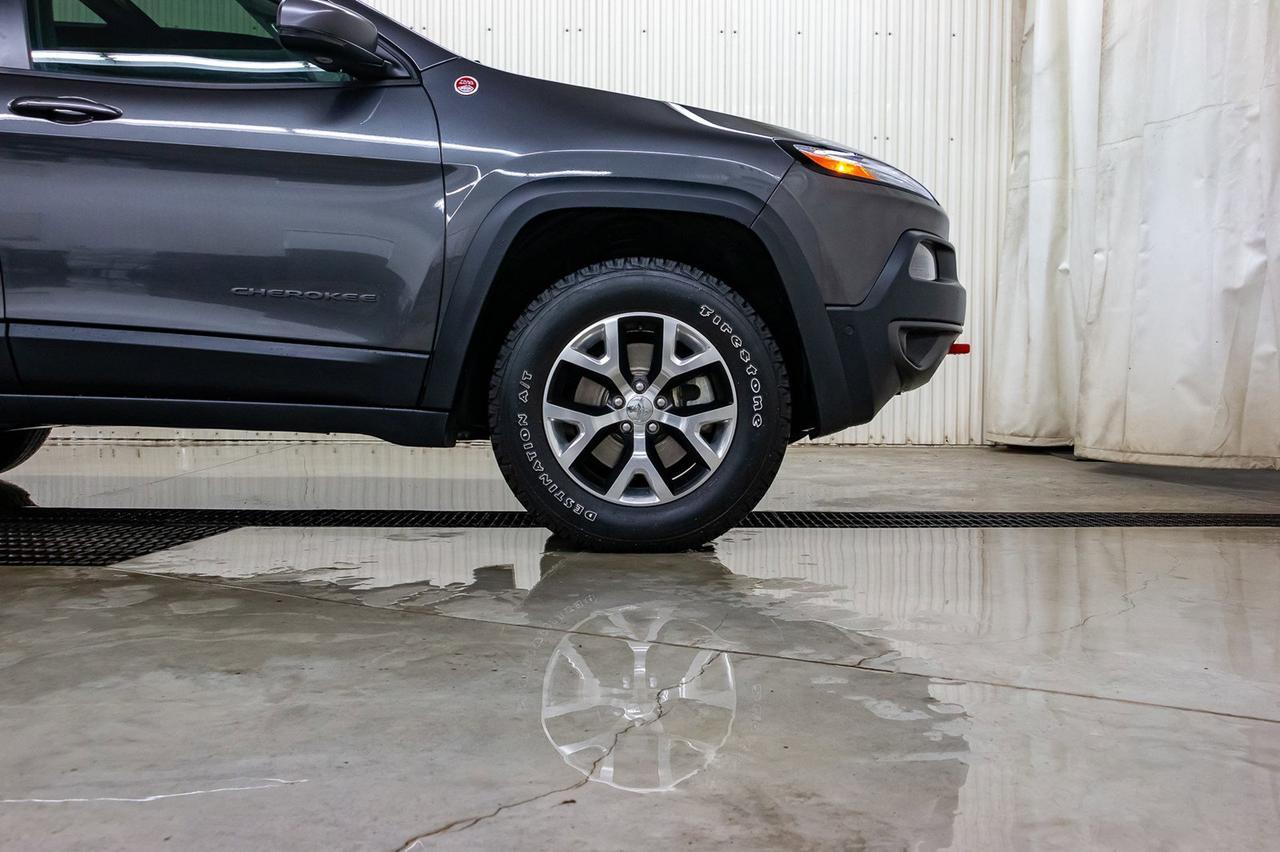 2016 Jeep Cherokee 4x4 Trailhawk Leather Roof Nav Red Deer AB