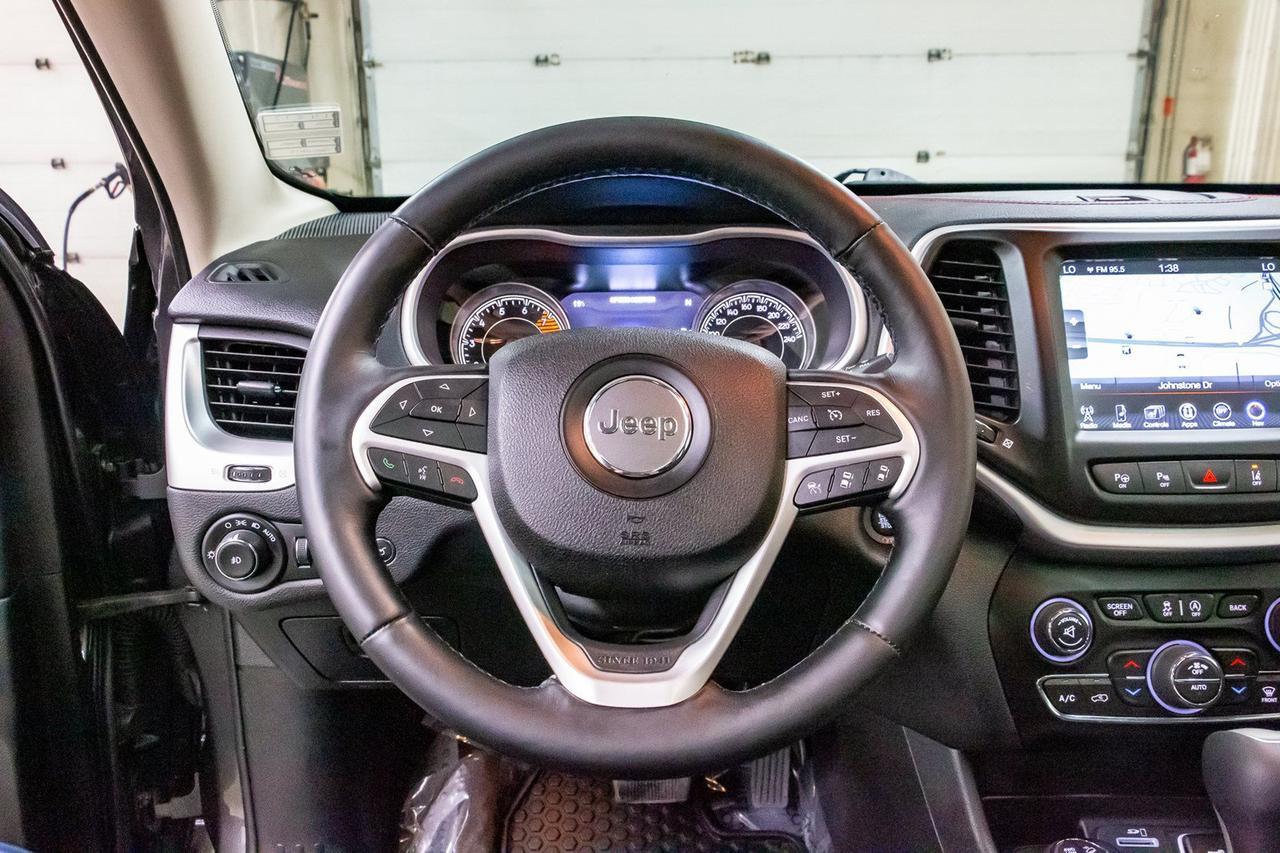 2016 Jeep Cherokee 4x4 Trailhawk Leather Roof Nav Red Deer AB