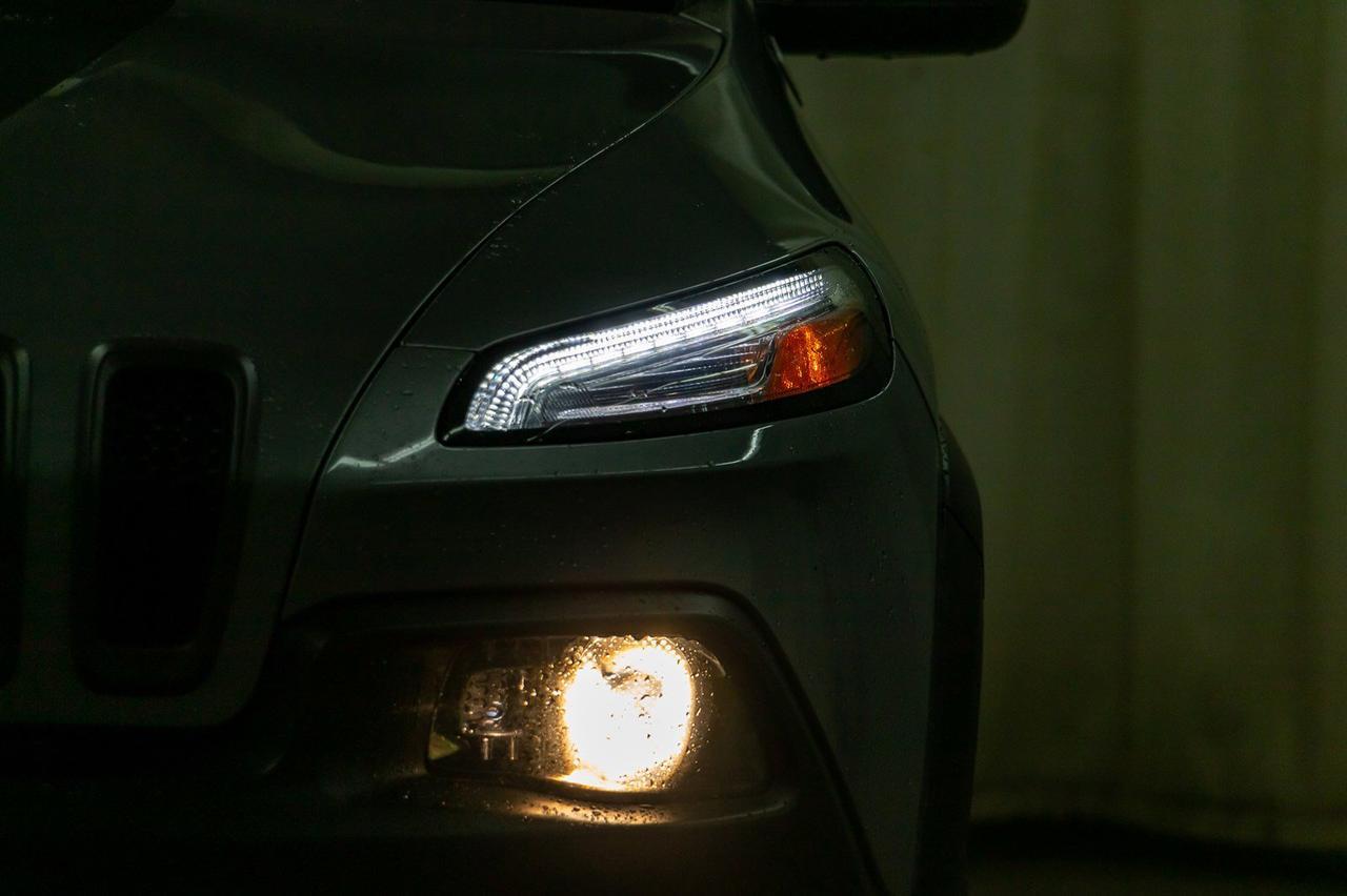 2016 Jeep Cherokee 4x4 Trailhawk Leather Roof Nav Red Deer AB