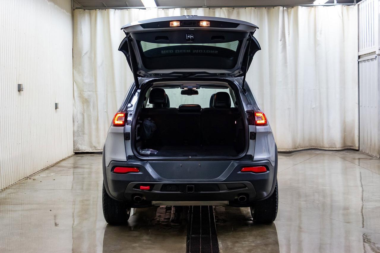 2016 Jeep Cherokee 4x4 Trailhawk Leather Roof Nav Red Deer AB