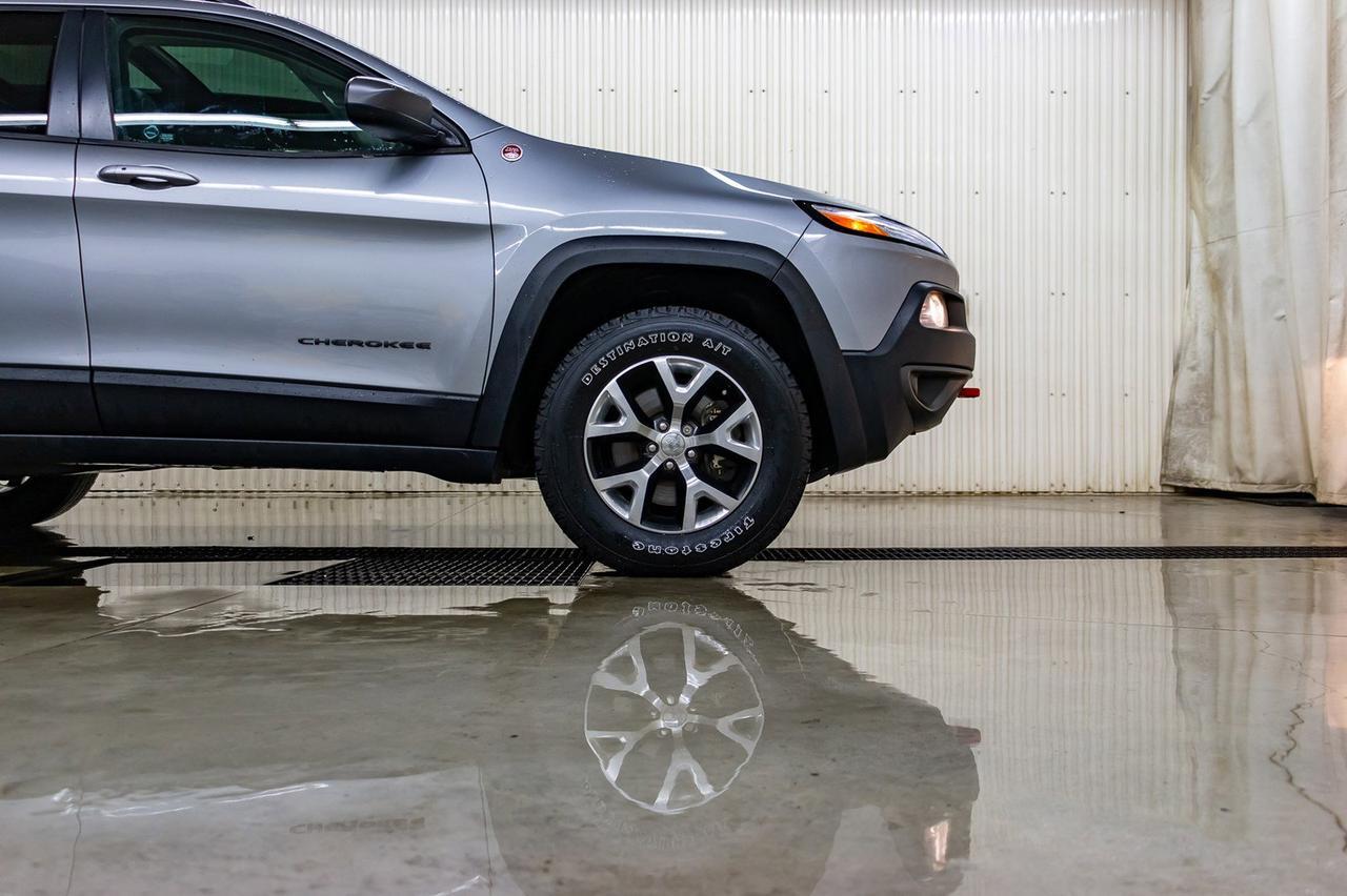 2016 Jeep Cherokee 4x4 Trailhawk Leather Roof Nav Red Deer AB