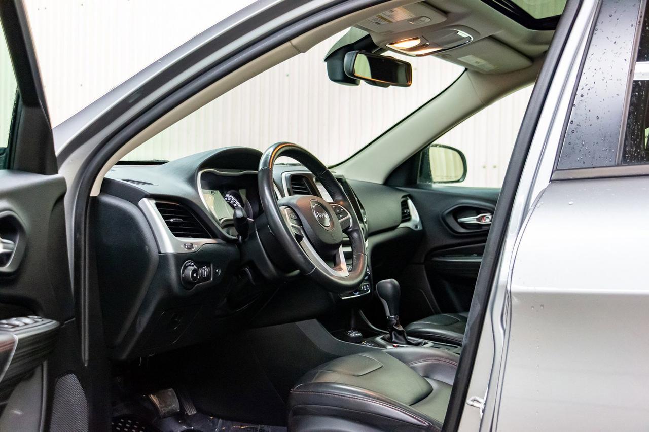 2016 Jeep Cherokee 4x4 Trailhawk Leather Roof Nav Red Deer AB