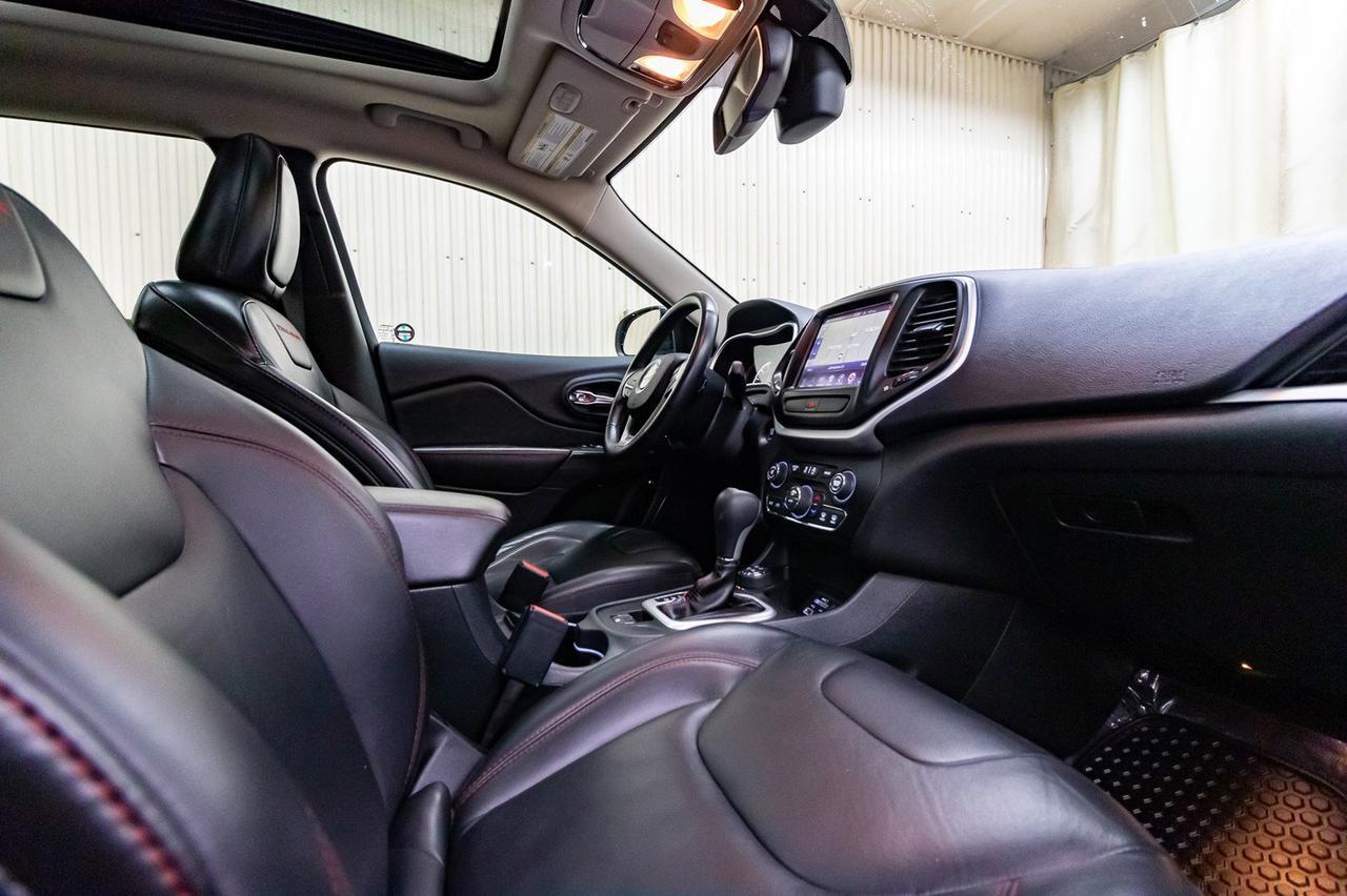 2016 Jeep Cherokee 4x4 Trailhawk Leather Roof Nav Red Deer AB