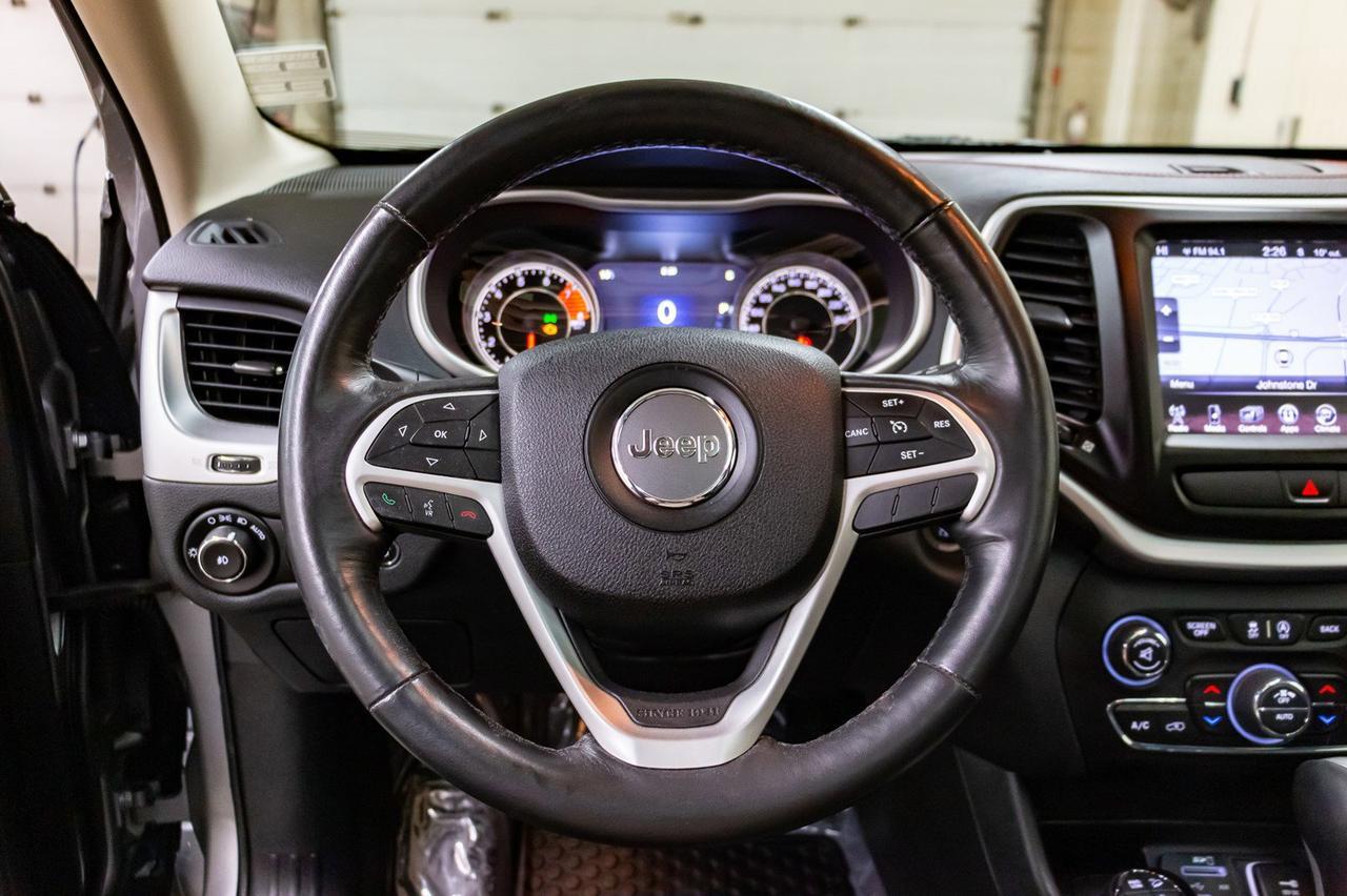 2016 Jeep Cherokee 4x4 Trailhawk Leather Roof Nav Red Deer AB