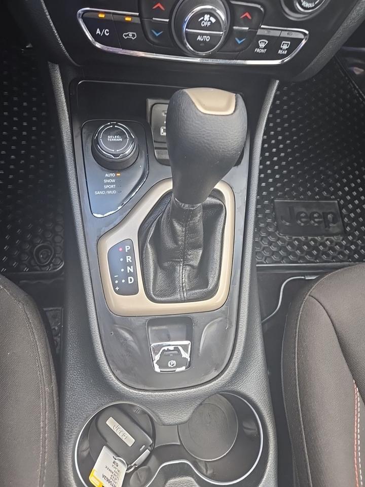 2016 Jeep Cherokee Latitude West Burlington IA