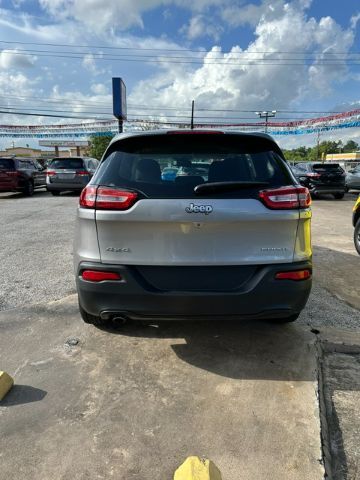 2016 Jeep Cherokee Sport
