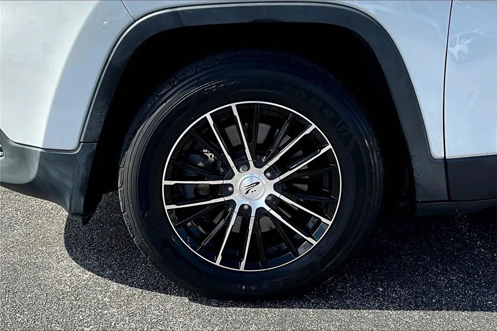 2016 Jeep Cherokee Sport SUV 4D Maitland FL