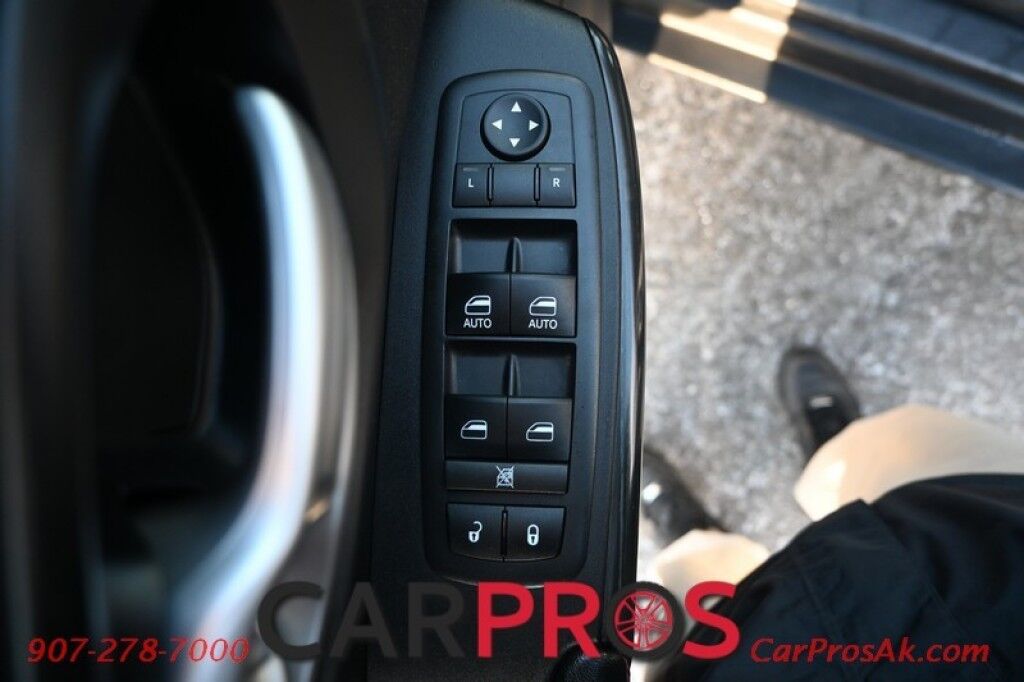 2016 Jeep Cherokee Trailhawk - 4X4 - 3.2L V6 - Heated Leather Seats - Heated Steering Wheel - Remote Start - Bluetooth - Backup Camera - Tow Package - Block heater Anchorage AK