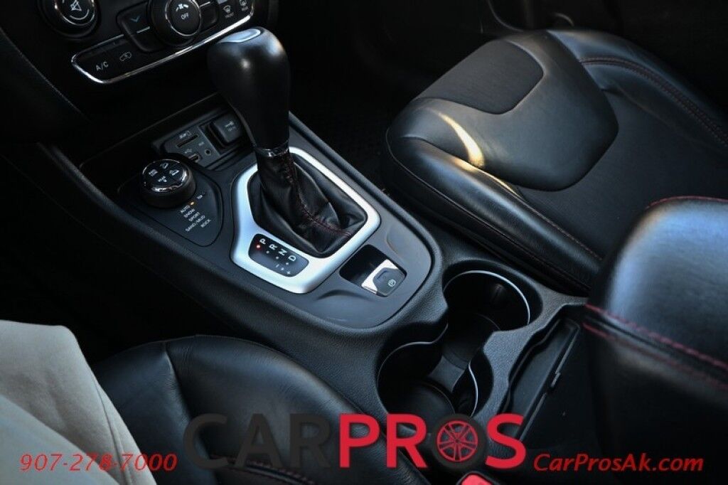 2016 Jeep Cherokee Trailhawk - 4X4 - 3.2L V6 - Heated Leather Seats - Heated Steering Wheel - Remote Start - Bluetooth - Backup Camera - Tow Package - Block heater Anchorage AK