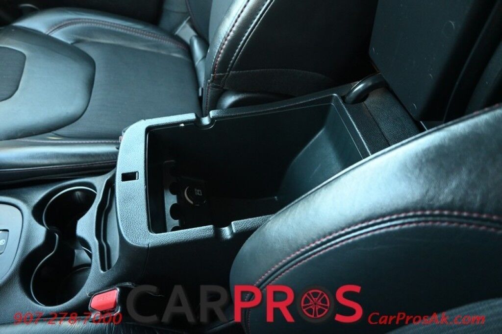 2016 Jeep Cherokee Trailhawk - 4X4 - 3.2L V6 - Heated Leather Seats - Heated Steering Wheel - Remote Start - Bluetooth - Backup Camera - Tow Package - Block heater Anchorage AK