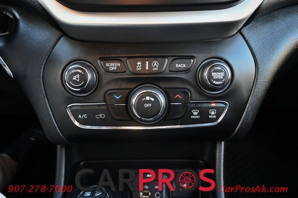 2016 Jeep Cherokee Trailhawk - 4X4 - 3.2L V6 - Heated Leather Seats - Heated Steering Wheel - Remote Start - Bluetooth - Backup Camera - Tow Package - Block heater Anchorage AK