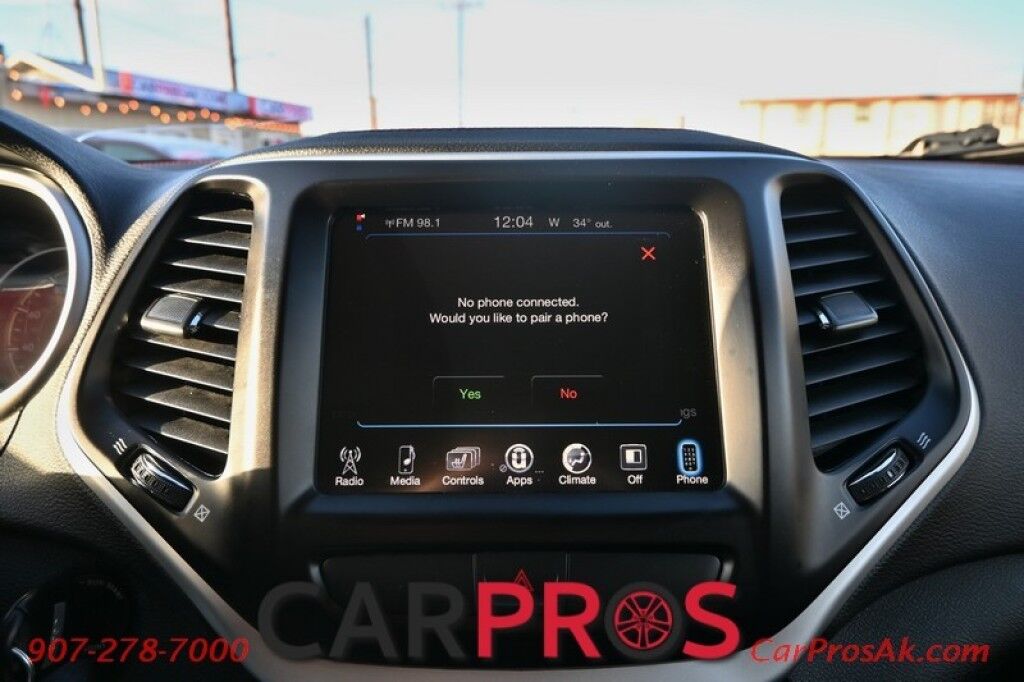 2016 Jeep Cherokee Trailhawk - 4X4 - 3.2L V6 - Heated Leather Seats - Heated Steering Wheel - Remote Start - Bluetooth - Backup Camera - Tow Package - Block heater Anchorage AK