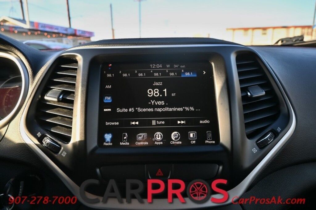 2016 Jeep Cherokee Trailhawk - 4X4 - 3.2L V6 - Heated Leather Seats - Heated Steering Wheel - Remote Start - Bluetooth - Backup Camera - Tow Package - Block heater Anchorage AK