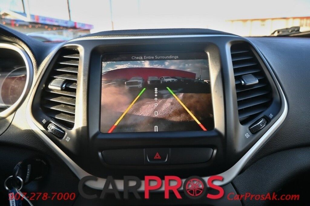 2016 Jeep Cherokee Trailhawk - 4X4 - 3.2L V6 - Heated Leather Seats - Heated Steering Wheel - Remote Start - Bluetooth - Backup Camera - Tow Package - Block heater Anchorage AK