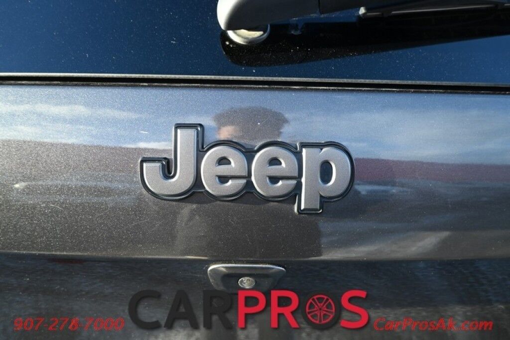 2016 Jeep Cherokee Trailhawk - 4X4 - 3.2L V6 - Heated Leather Seats - Heated Steering Wheel - Remote Start - Bluetooth - Backup Camera - Tow Package - Block heater Anchorage AK