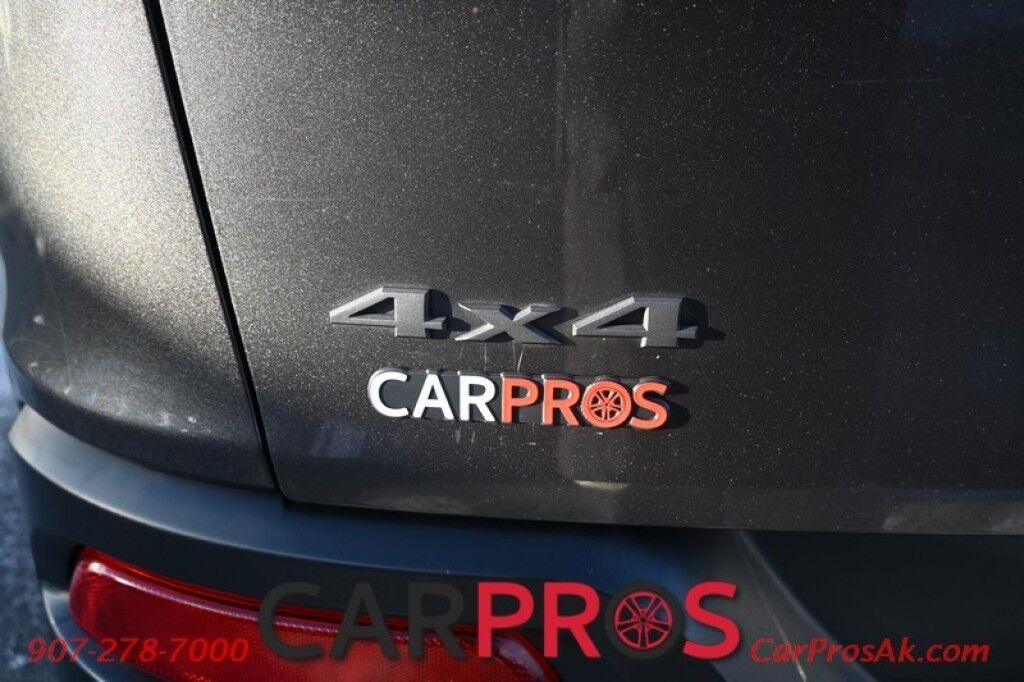 2016 Jeep Cherokee Trailhawk - 4X4 - 3.2L V6 - Heated Leather Seats - Heated Steering Wheel - Remote Start - Bluetooth - Backup Camera - Tow Package - Block heater Anchorage AK