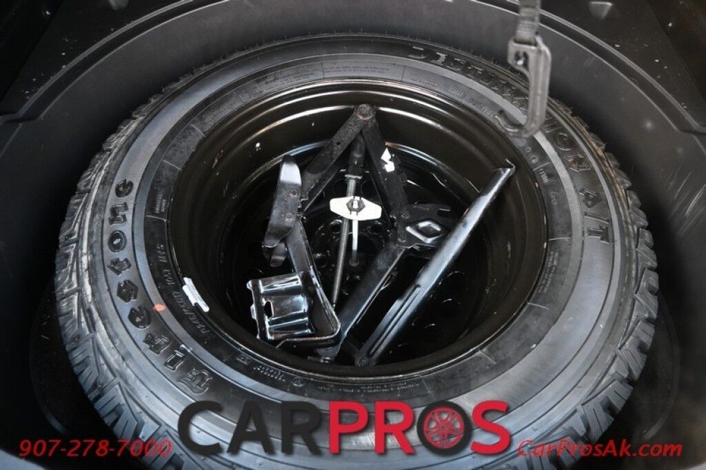 2016 Jeep Cherokee Trailhawk - 4X4 - 3.2L V6 - Heated Leather Seats - Heated Steering Wheel - Remote Start - Bluetooth - Backup Camera - Tow Package - Block heater Anchorage AK