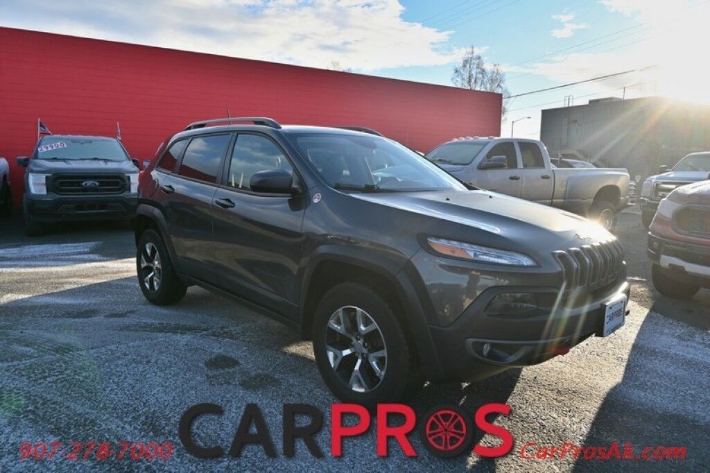 2016 Jeep Cherokee Trailhawk - 4X4 - 3.2L V6 - Heated Leather Seats - Heated Steering Wheel - Remote Start - Bluetooth - Backup Camera - Tow Package - Block heater Anchorage AK