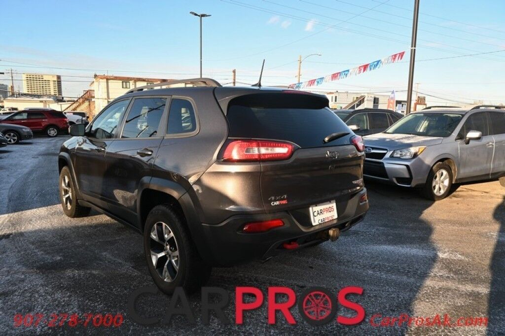 2016 Jeep Cherokee Trailhawk - 4X4 - 3.2L V6 - Heated Leather Seats - Heated Steering Wheel - Remote Start - Bluetooth - Backup Camera - Tow Package - Block heater Anchorage AK