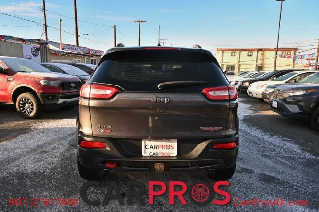 2016 Jeep Cherokee Trailhawk - 4X4 - 3.2L V6 - Heated Leather Seats - Heated Steering Wheel - Remote Start - Bluetooth - Backup Camera - Tow Package - Block heater Anchorage AK