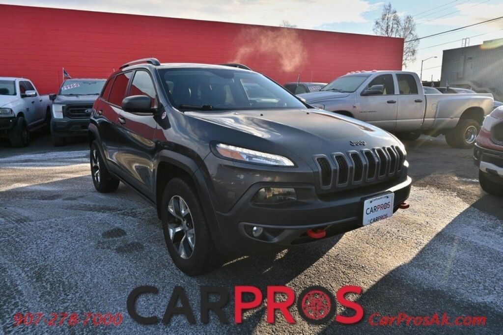 2016 Jeep Cherokee Trailhawk - 4X4 - 3.2L V6 - Heated Leather Seats - Heated Steering Wheel - Remote Start - Bluetooth - Backup Camera - Tow Package - Block heater
