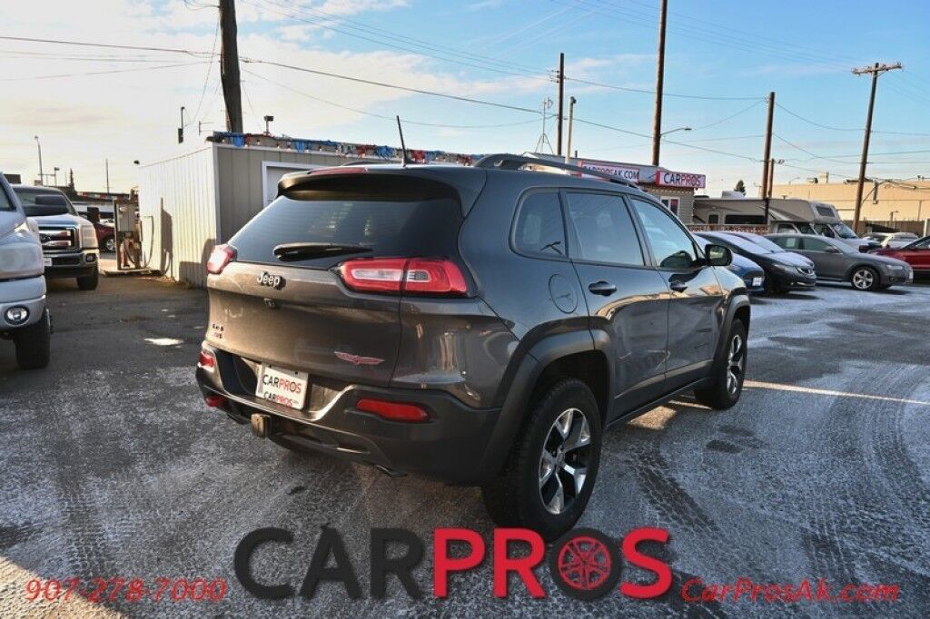 2016 Jeep Cherokee Trailhawk - 4X4 - 3.2L V6 - Heated Leather Seats - Heated Steering Wheel - Remote Start - Bluetooth - Backup Camera - Tow Package - Block heater Anchorage AK