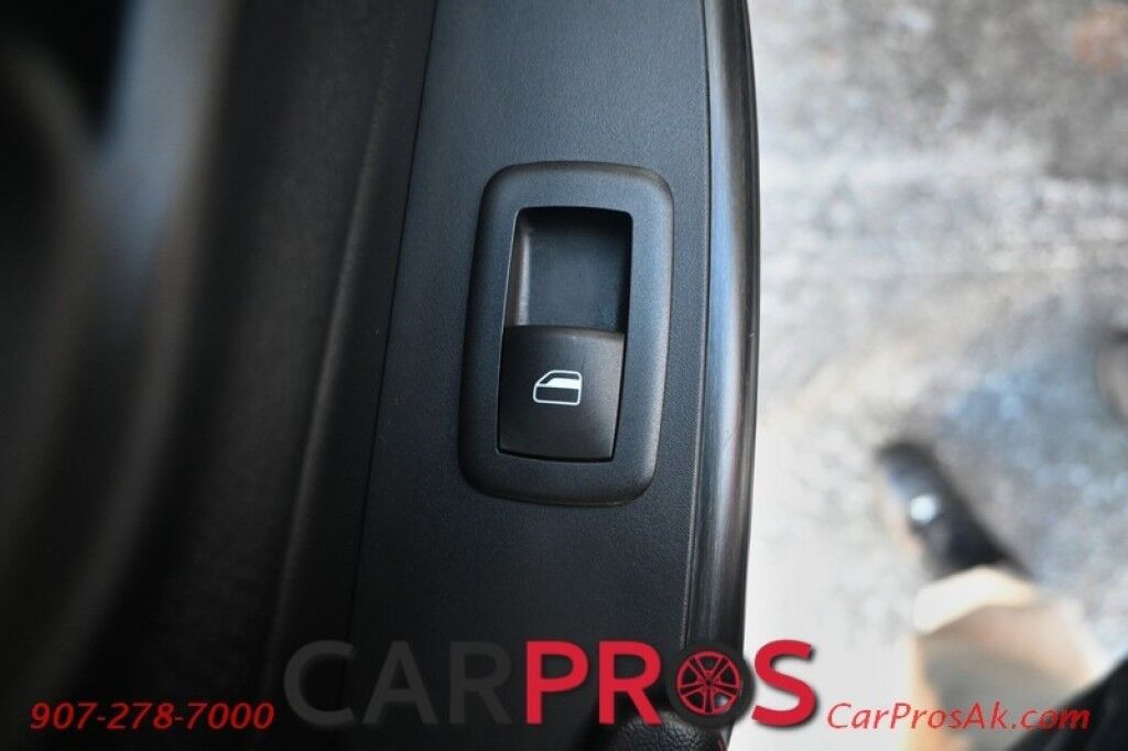 2016 Jeep Cherokee Trailhawk - 4X4 - 3.2L V6 - Heated Leather Seats - Heated Steering Wheel - Remote Start - Bluetooth - Backup Camera - Tow Package - Block heater Anchorage AK