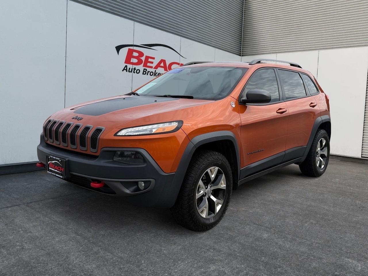 2016 Jeep Cherokee Trailhawk, MOONROOF, HEATED SEATS, UNIVERSAL GARAGE DOOR OPENER, POWER LIFTGATE, BACKUP CAMERA, POWER/HEATED MIRRORS, REMOTE START, BLUETOOTH, LOW MILES!