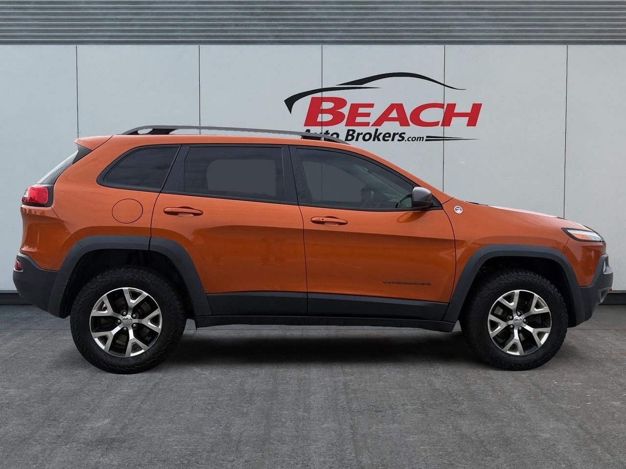 2016 Jeep Cherokee Trailhawk, MOONROOF, HEATED SEATS, UNIVERSAL GARAGE DOOR OPENER, POWER LIFTGATE, BACKUP CAMERA, POWER/HEATED MIRRORS, REMOTE START, BLUETOOTH, LOW MILES! Norfolk VA