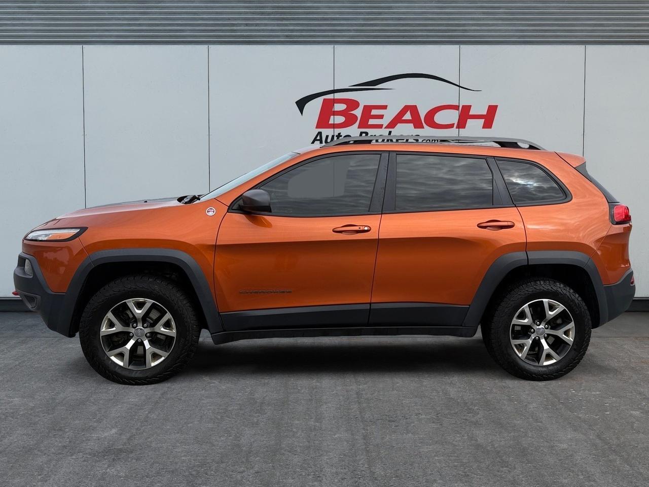 2016 Jeep Cherokee Trailhawk, MOONROOF, HEATED SEATS, UNIVERSAL GARAGE DOOR OPENER, POWER LIFTGATE, BACKUP CAMERA, POWER/HEATED MIRRORS, REMOTE START, BLUETOOTH, LOW MILES! Norfolk VA