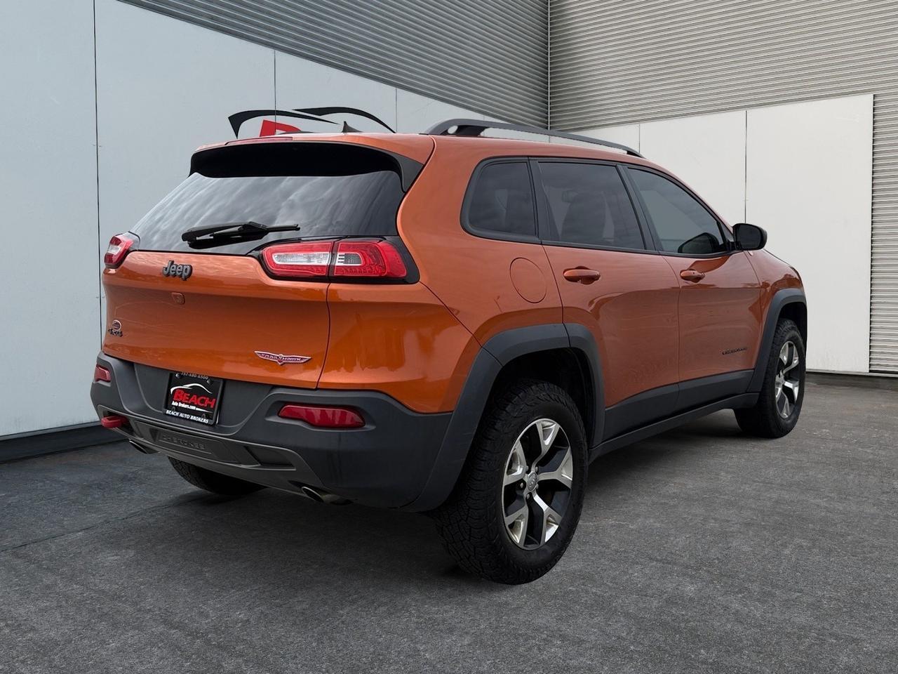 2016 Jeep Cherokee Trailhawk, MOONROOF, HEATED SEATS, UNIVERSAL GARAGE DOOR OPENER, POWER LIFTGATE, BACKUP CAMERA, POWER/HEATED MIRRORS, REMOTE START, BLUETOOTH, LOW MILES! Norfolk VA