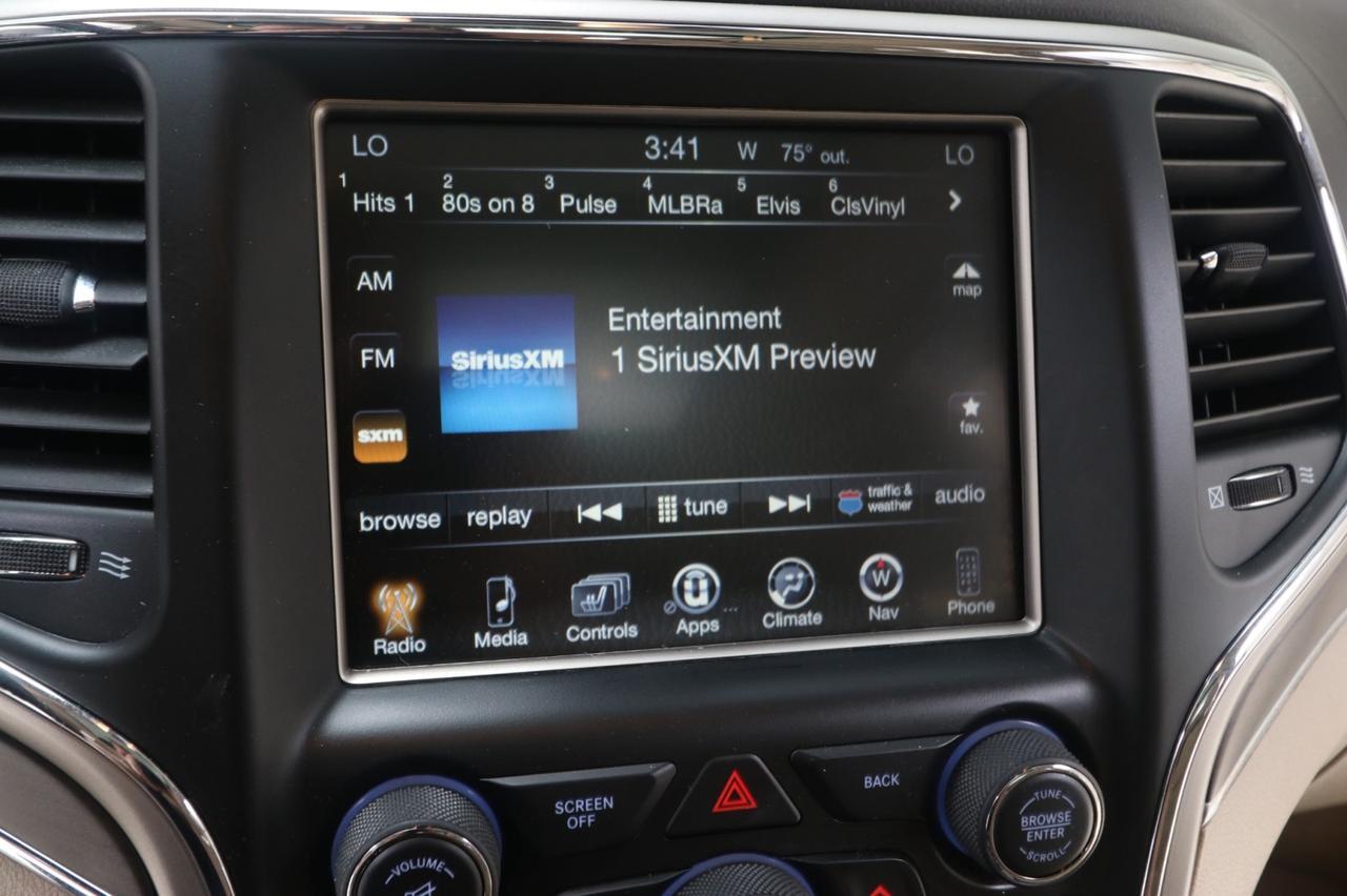 2016 Jeep Cherokee Overland photo 28