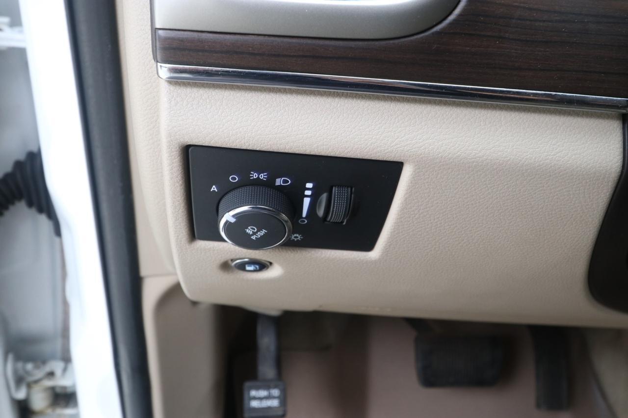 2016 Jeep Cherokee Overland photo 21