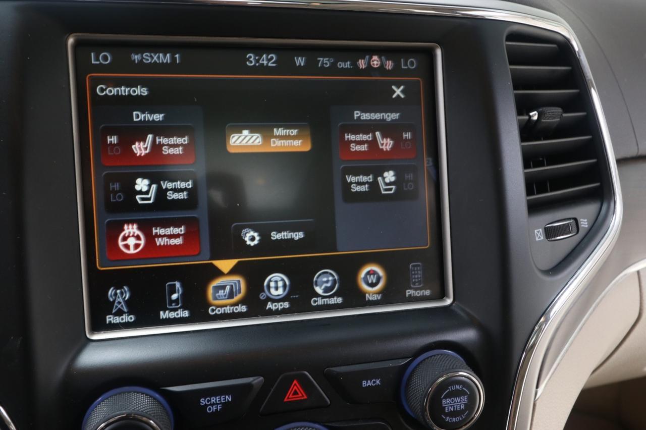 2016 Jeep Cherokee Overland photo 30