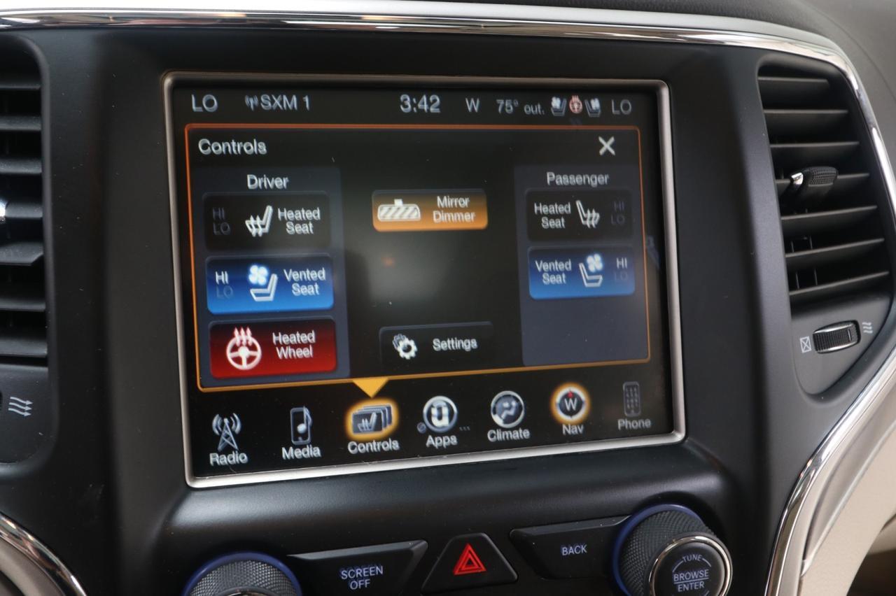 2016 Jeep Cherokee Overland photo 31