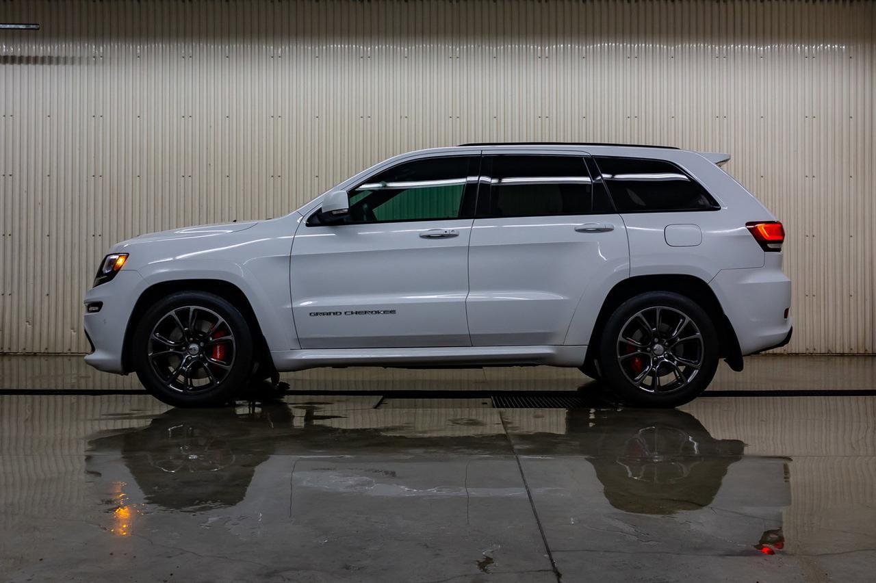 2016 Jeep Grand Cherokee 4x4 SRT Leather Roof Nav Red Deer AB