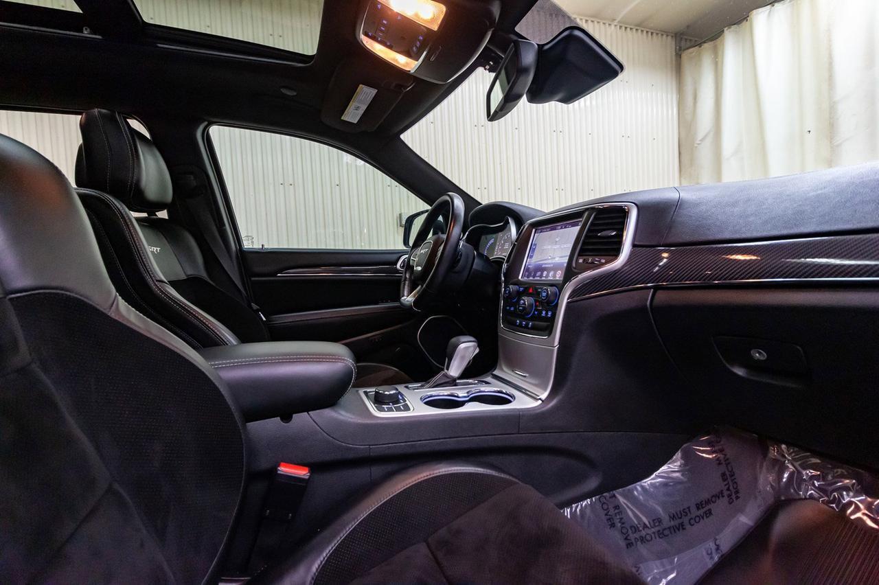 2016 Jeep Grand Cherokee 4x4 SRT Leather Roof Nav Red Deer AB