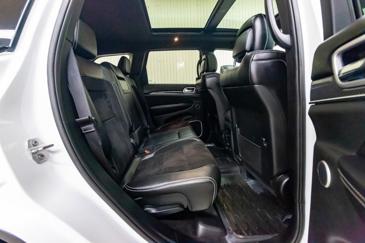 2016 Jeep Grand Cherokee 4x4 SRT Leather Roof Nav Red Deer AB