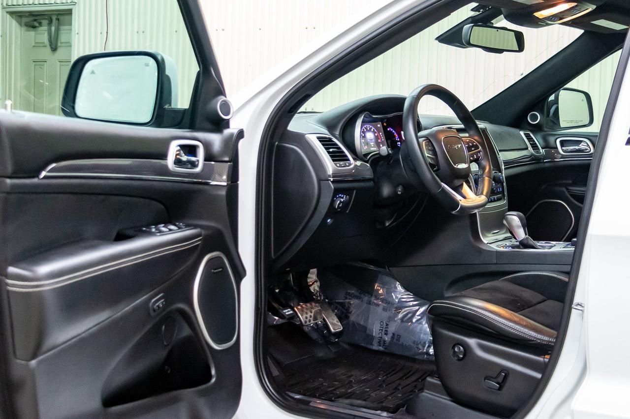 2016 Jeep Grand Cherokee 4x4 SRT Leather Roof Nav Red Deer AB