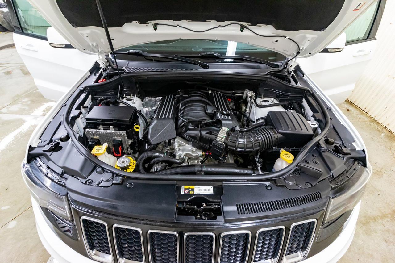 2016 Jeep Grand Cherokee 4x4 SRT Leather Roof Nav Red Deer AB