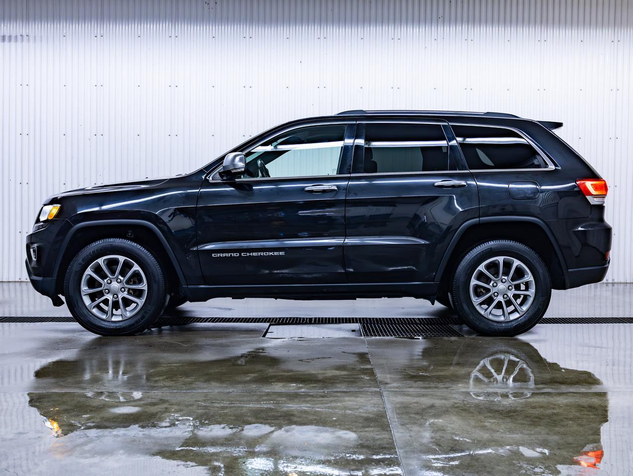 2016 Jeep Grand Cherokee AWD LIMITED LEATHER ROOF NAV Red Deer AB