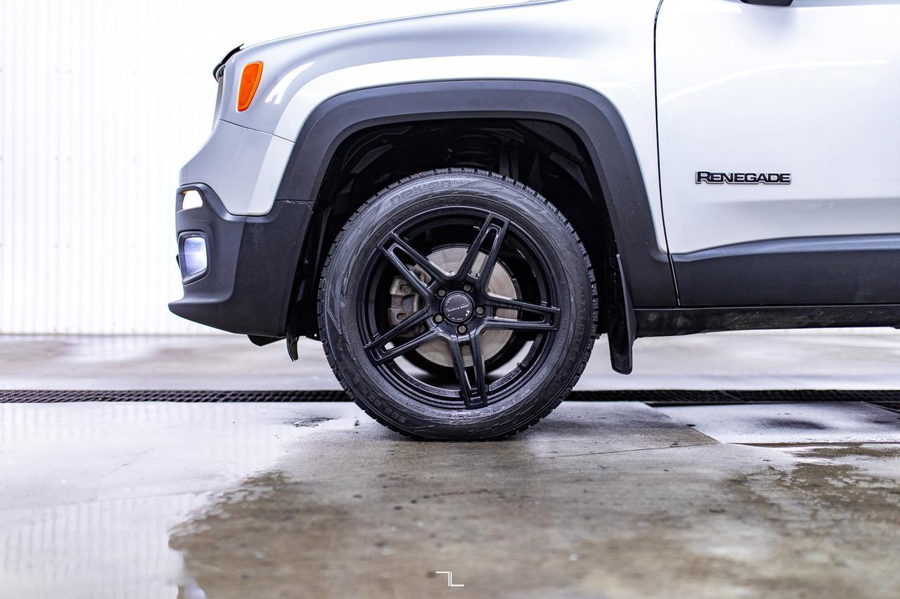 2016 Jeep Renegade 4x4 Limited Leather Roof Nav BCam Red Deer AB