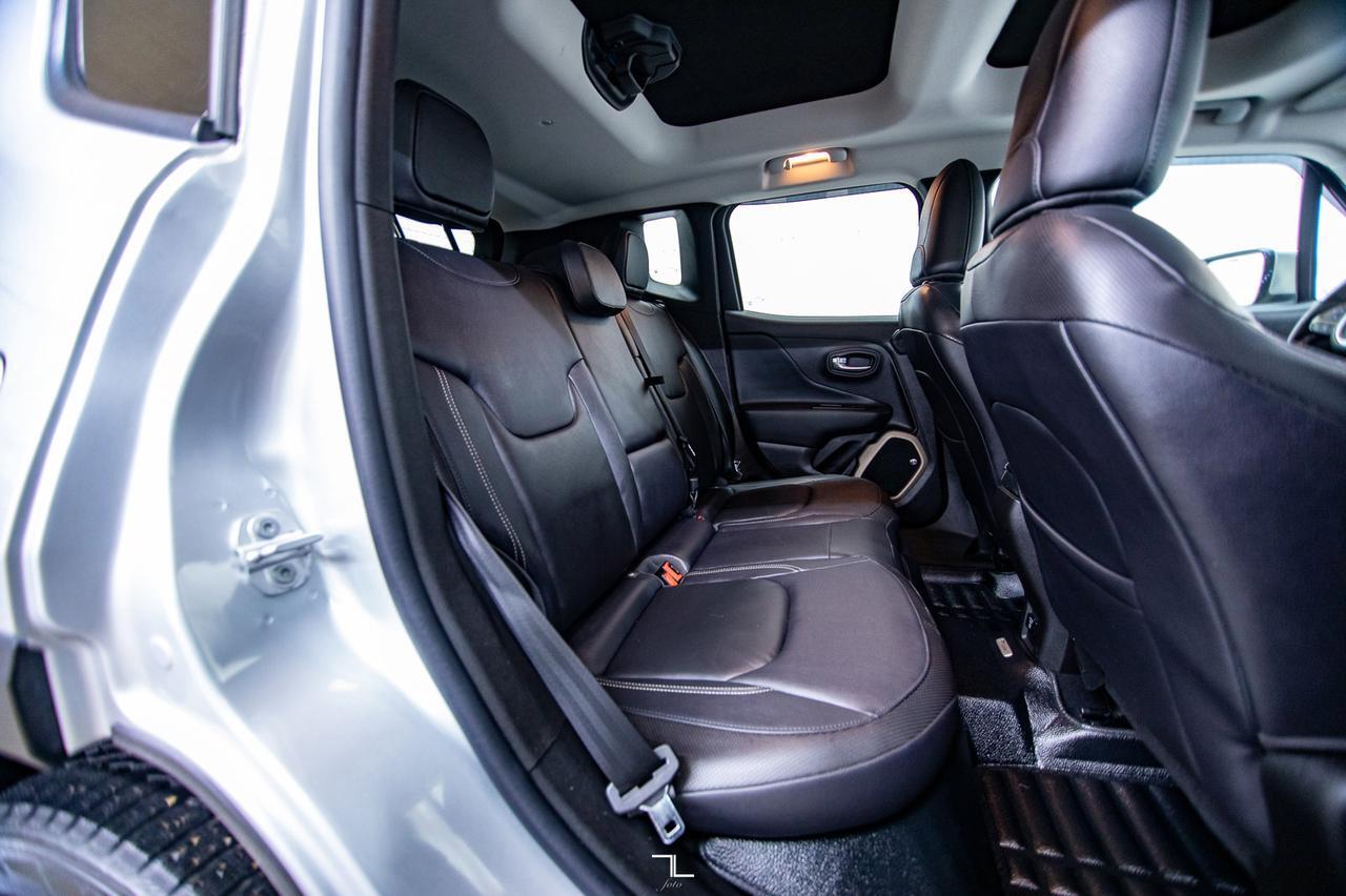 2016 Jeep Renegade 4x4 Limited Leather Roof Nav BCam Red Deer AB