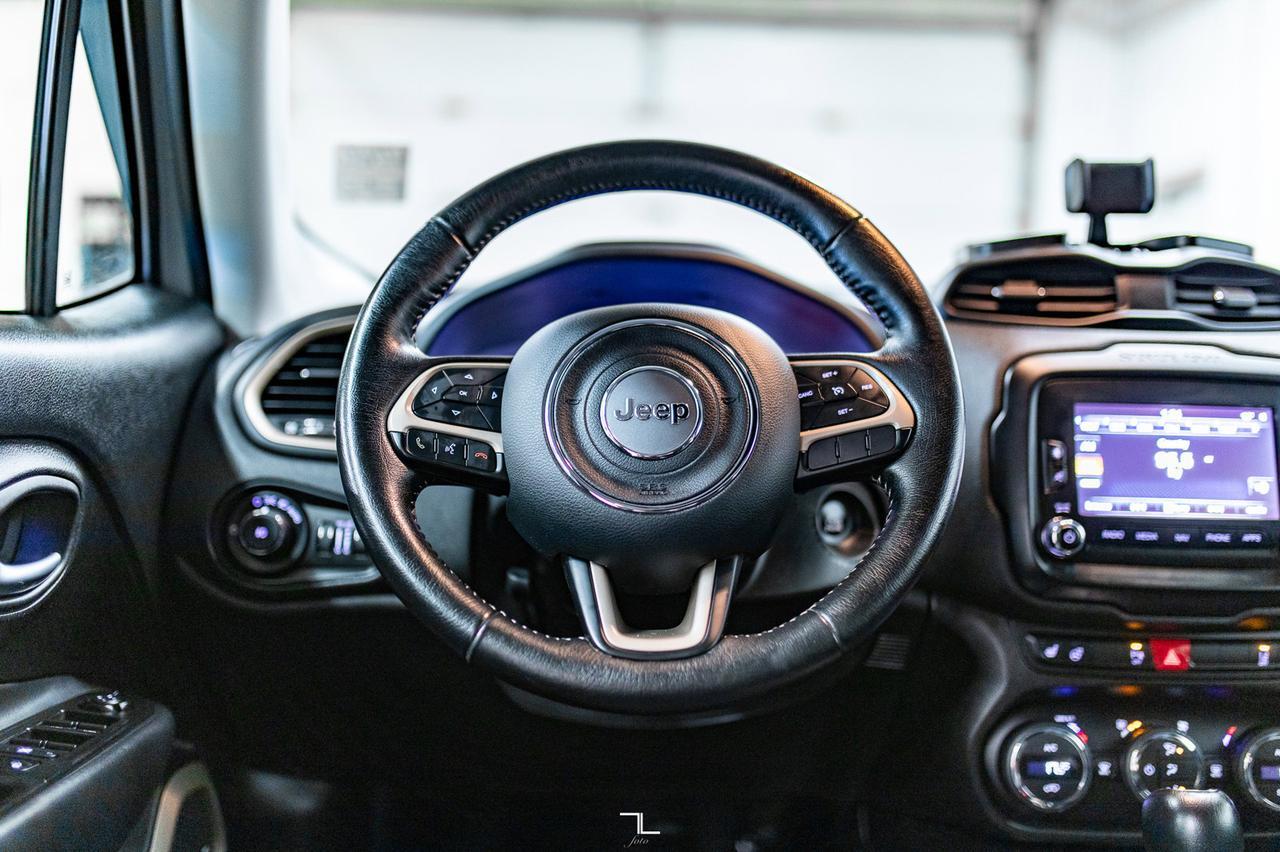 2016 Jeep Renegade 4x4 Limited Leather Roof Nav BCam Red Deer AB