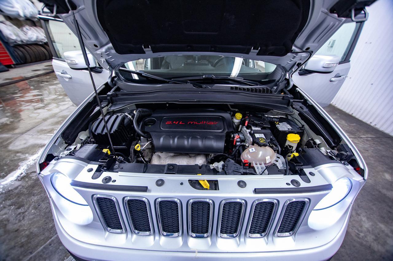 2016 Jeep Renegade 4x4 Limited Leather Roof Nav BCam Red Deer AB