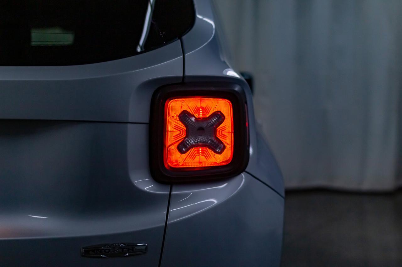 2016 Jeep Renegade 4x4 North BCam Red Deer AB